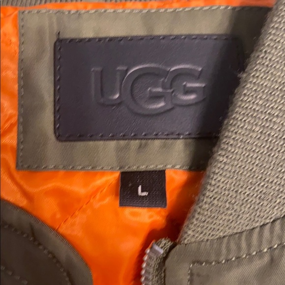 ⭐️SOLD⭐️UGG oversized bomber jacket💕 - Picture 6 of 10